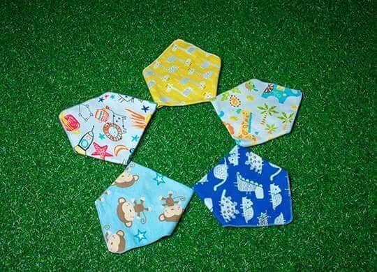 Combo 10 khăn yếm tam giác 2 lớp cúc bấm (Hàng Việt Nam)