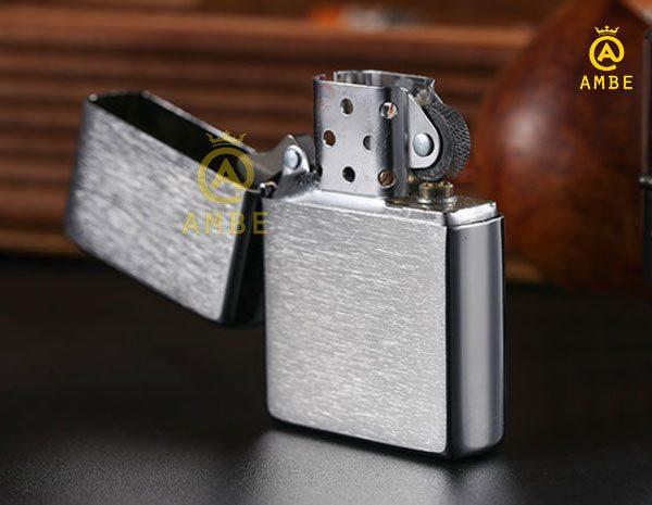Bật lửa Zippo 200 xước phay ngang đẹp mắt