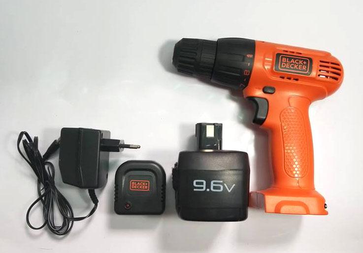 [HCM]Máy khoan dùng pin Black&Decker CD961K 9.6V