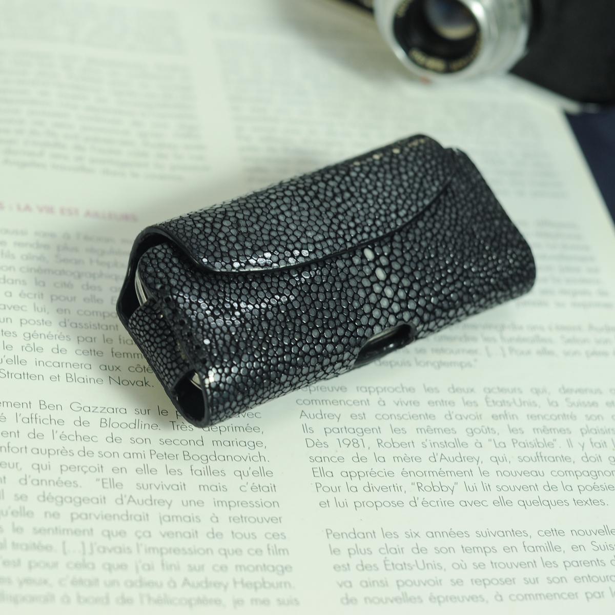 Bao da đeo hông handmade cho điện thoại nokia 6700, 8800 mày đen - bao da mino crafts vi326