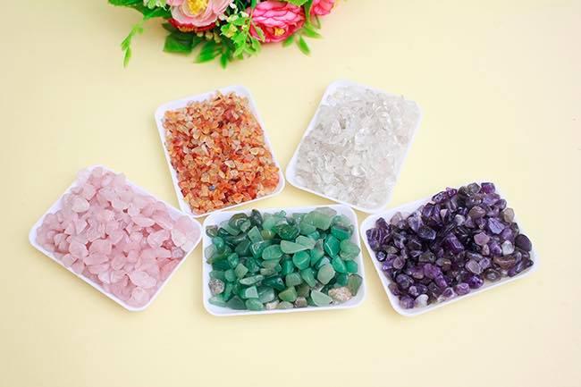 1kg đá thạch anh nhiều màu vụn tự nhiên