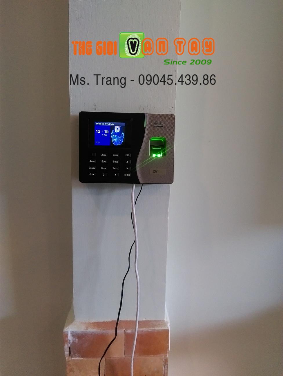 Máy chấm công vân tay thẻ ZKTeco K14