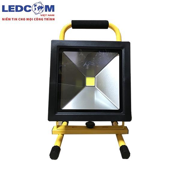 Đèn pha LED tích điện cao cấp ánh sáng trắng 30w