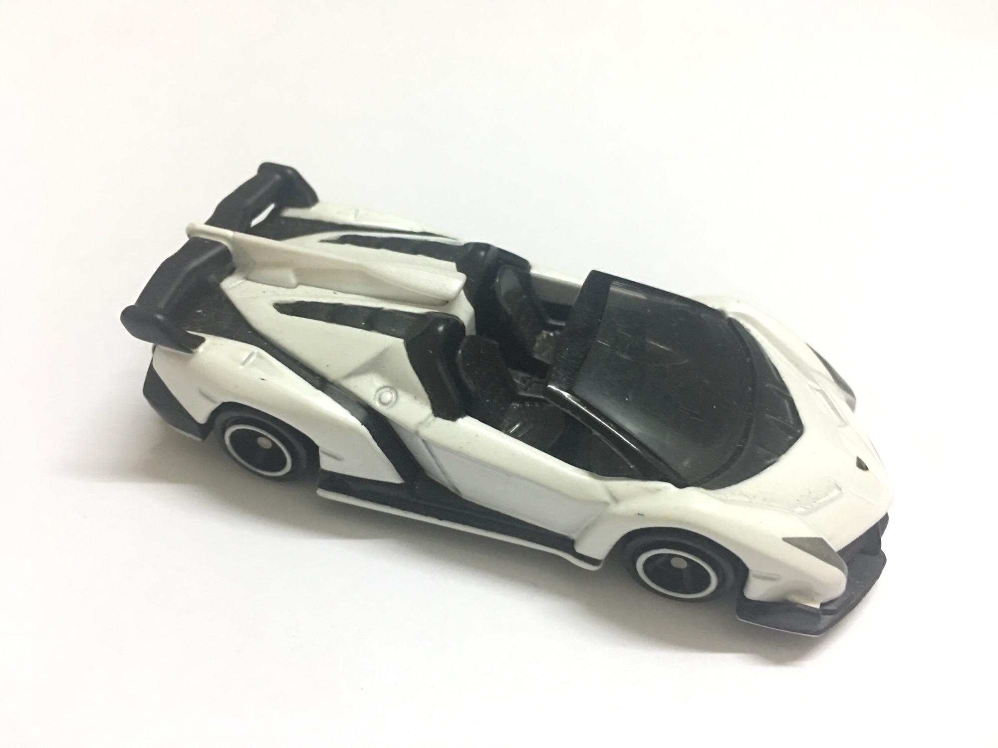 Siêu xe ô tô mô hình Tomica Lamborghini Veneno