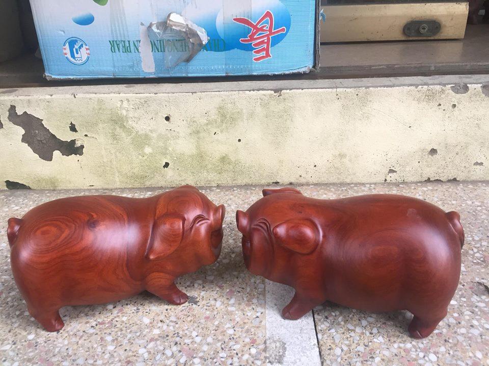 đôi tượng lợn gỗ hương