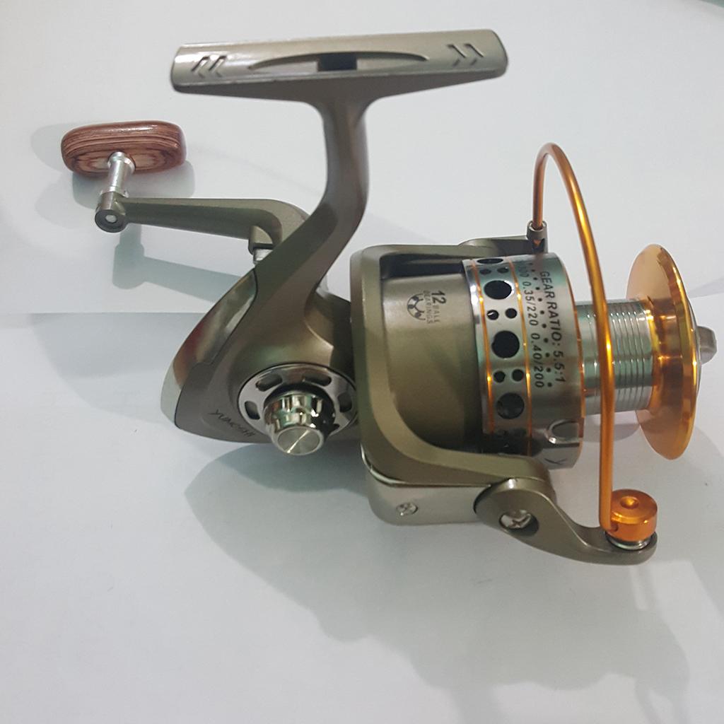 Máy câu cá Yumoshi LC 4000 có 12 bạc đạn quay cực êm ( đồ câu cá Giang nam )