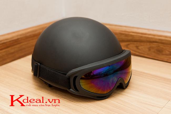 Nón Bảo Hiểm Có Kính Chống Tia UV (Black)