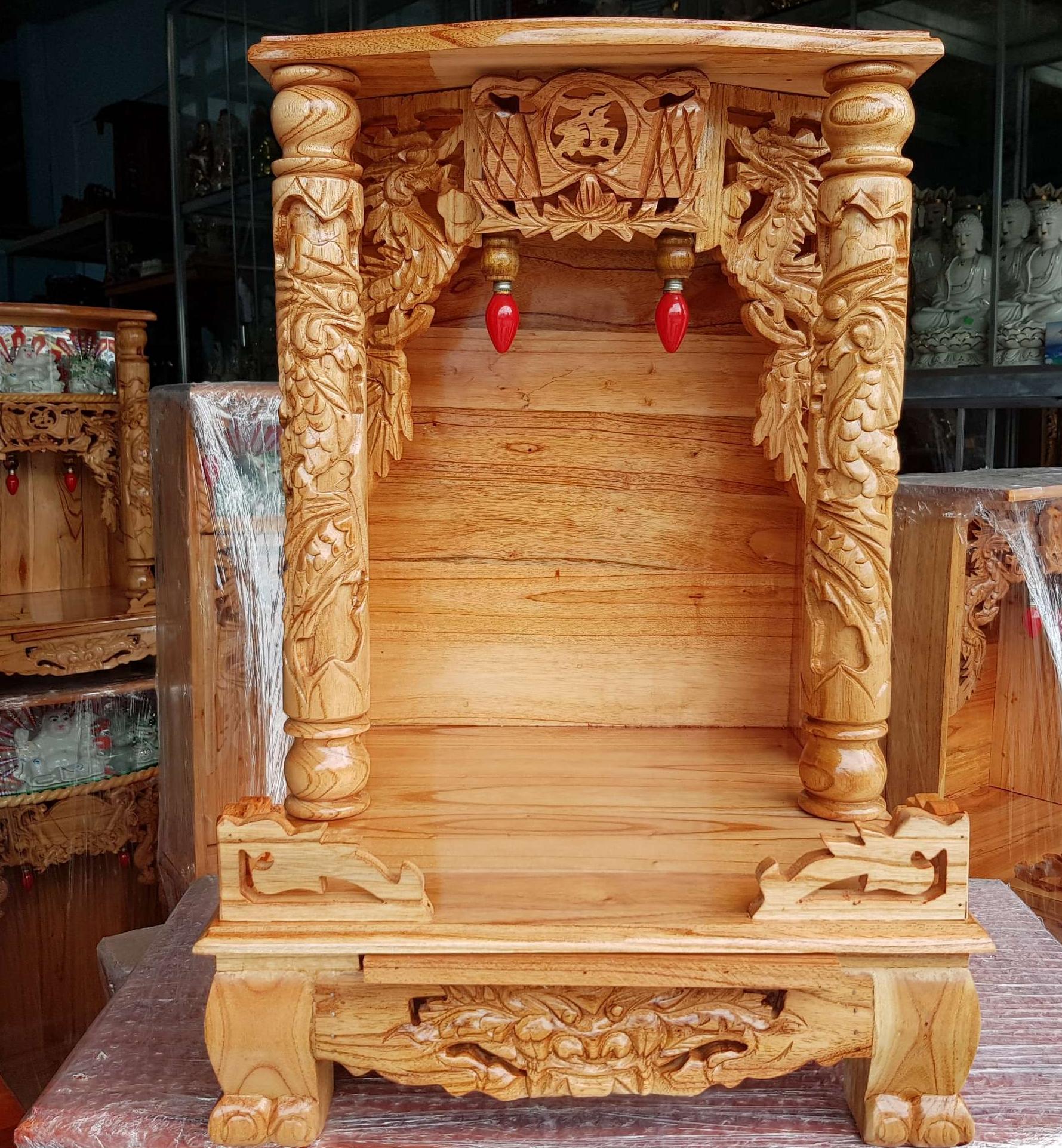 Bàn thờ thần tài ông địa gỗ xoan ngang 42 cm quỳ trụ