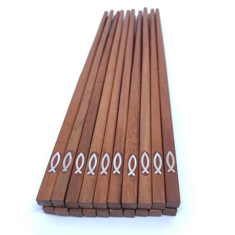 Đũa ăn gỗ Cẩm lai cao cấp đầu vuông gắn họa tiết cá ... bộ 10 đôi