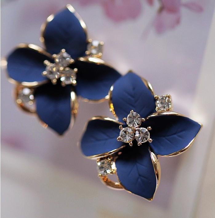 Bông tai nữ hình hoa Camelia 3D đính đá pha lê 