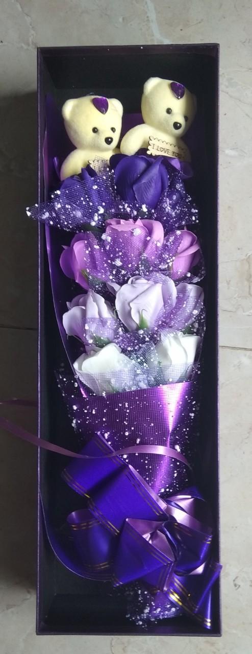 Quà tặng dễ thương- Hộp hoa hồng sáp  MARKETVIETNAM- 11 bông