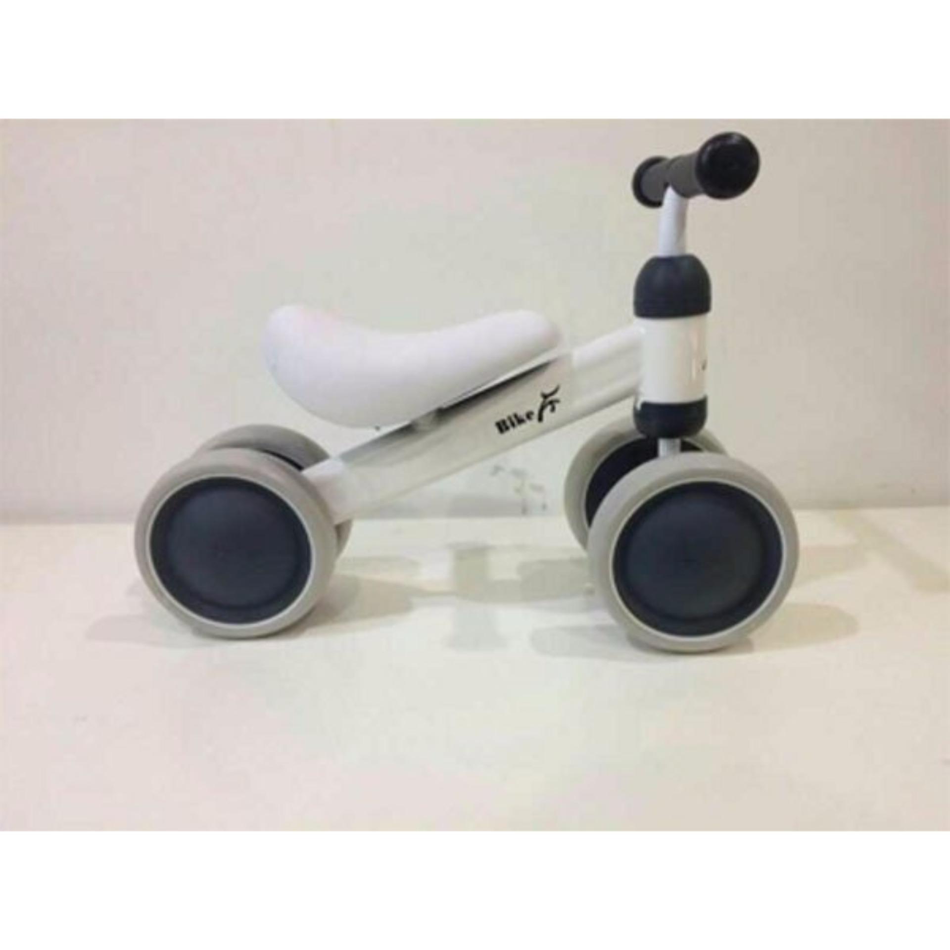 Xe đạp giữ thăng bằng 4 bánh cho bé yêu