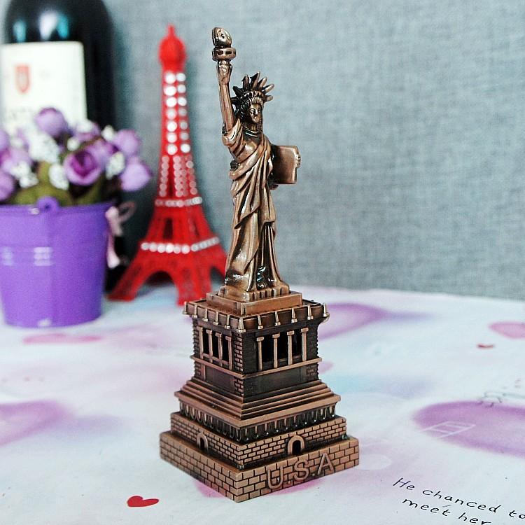 Mô hình tượng nữ thần tự do cao 32 cm (Màu Vàng Rêu)
