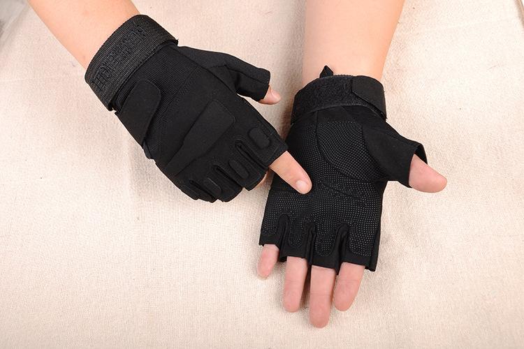 Găng tay Black Eagle, Black Hawk cụt ngón