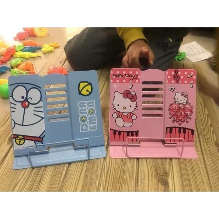 Kệ để sách giúp bé ngồi đúng tư thế