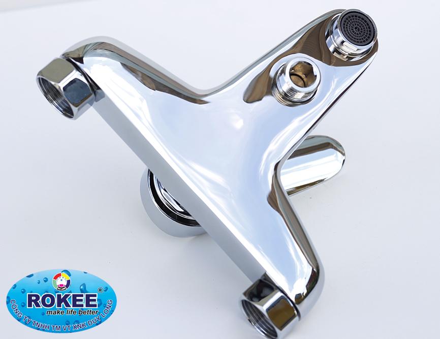 Củ sen tắm nóng lạnh Rokee - R407 (Trắng bạc)