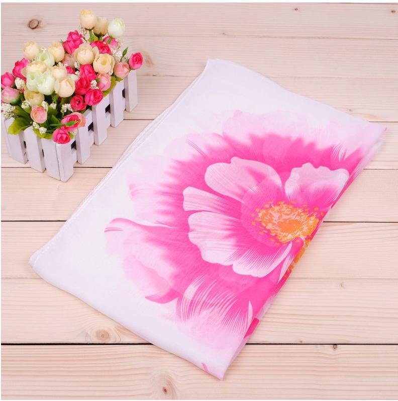 Khăn choàng cổ voan họa tiết bông hoa lớn (màu hồng)