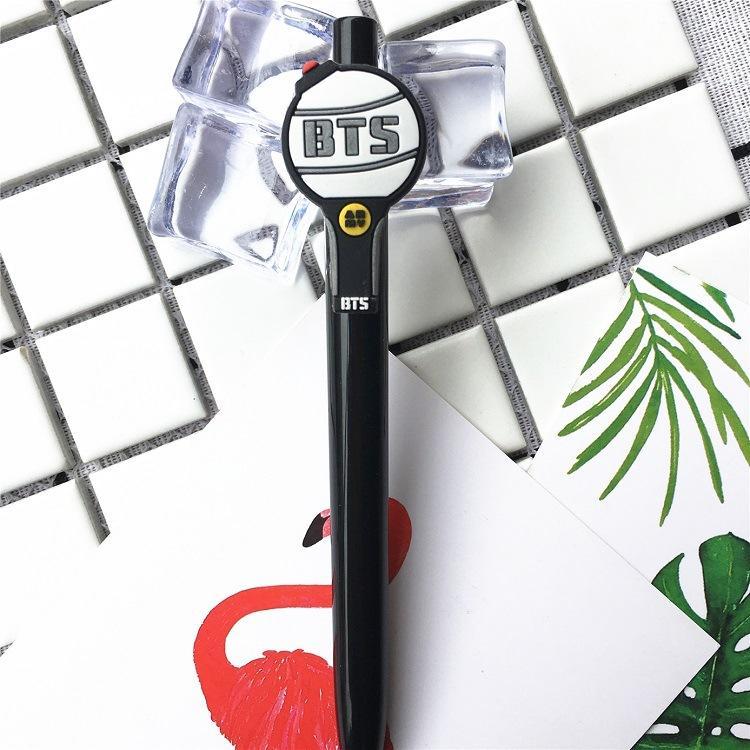 Bút bi đen BTS lightstick ngòi to