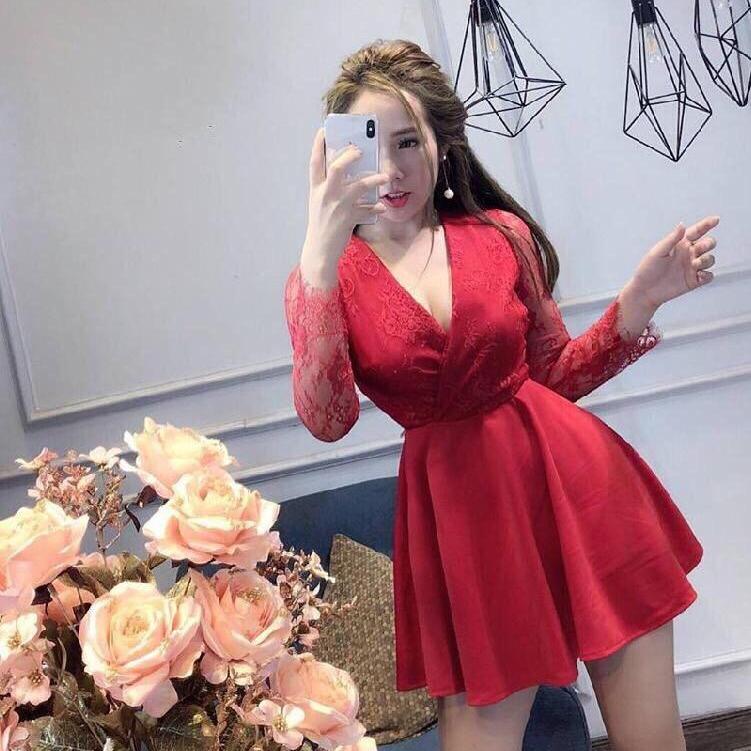 Đầm xòe tay ren