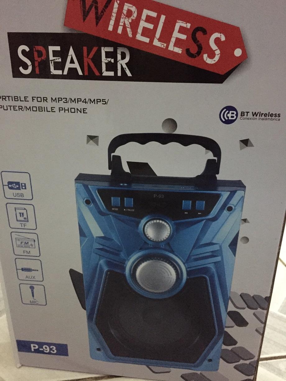 Loa bluetooth P93 Có míc karaoke.