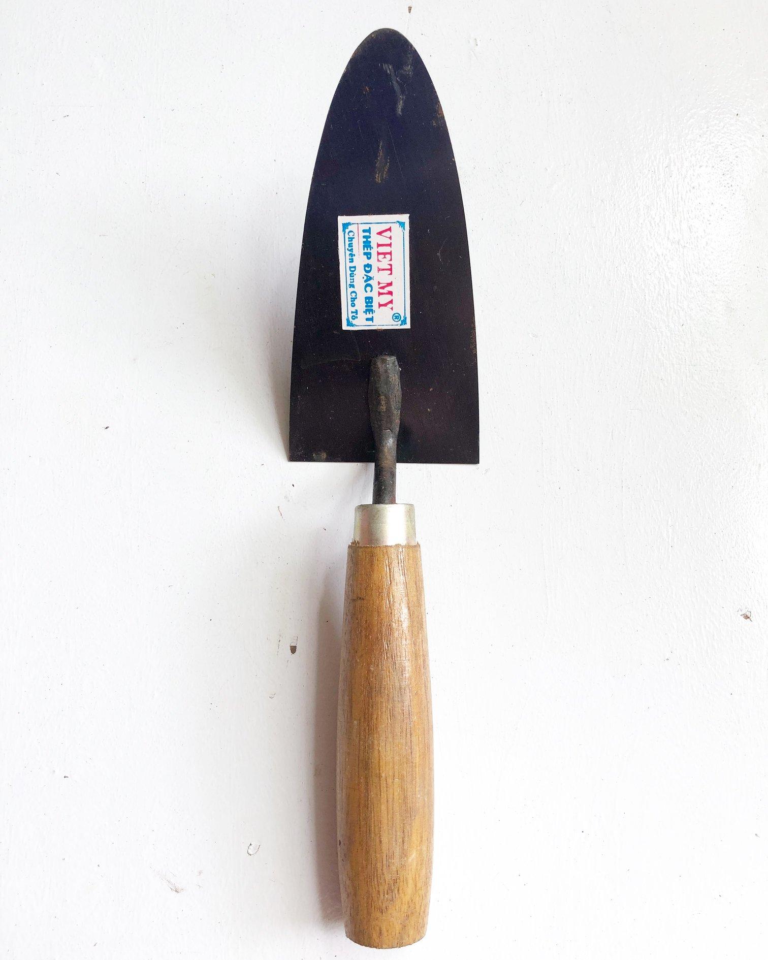 Bay xây dựng cán gỗ Việt Mỹ cỡ nhỏ