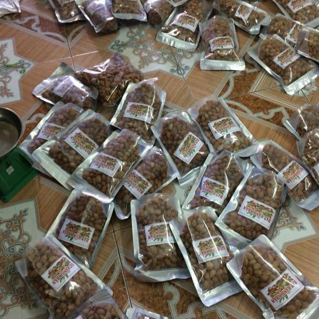Hạt hạnh nhân 1kg.