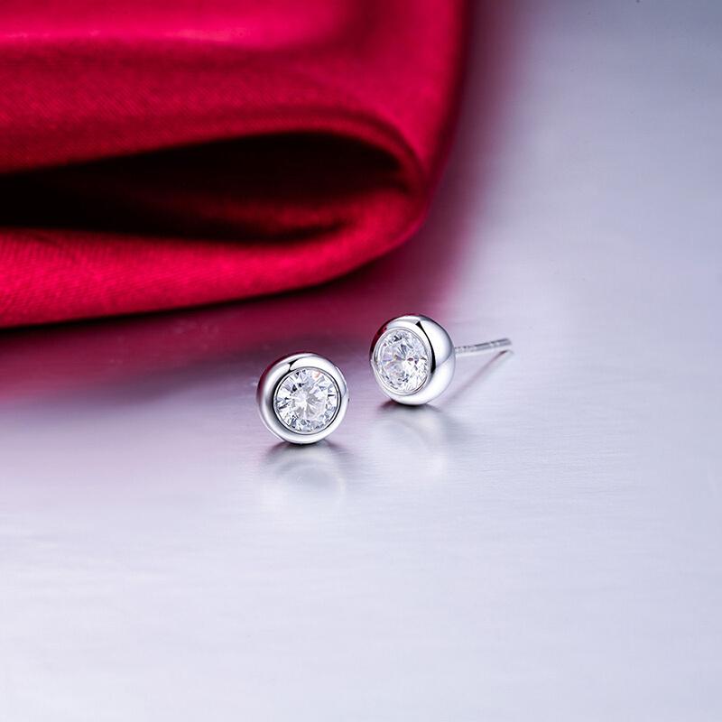 Bộ 2 bông tai tròn 7mm BT305 (màu bạc, hột trắng)