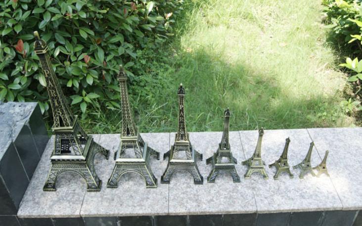 Mô hình tháp Eiffel để bàn trang trí