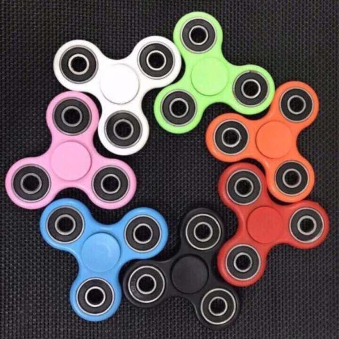Con Quay Giúp Xả Stress Fidget Spinner