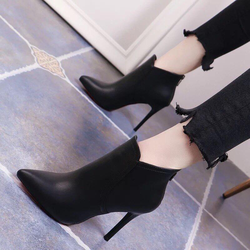 Giày boot nữ cổ ngắn xẻ cổ cao gót 7p