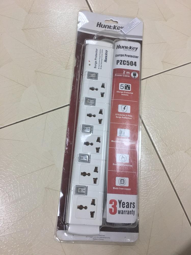 Ổ cắm điện PZC504 đa năng chống sét Huntkey (2M)