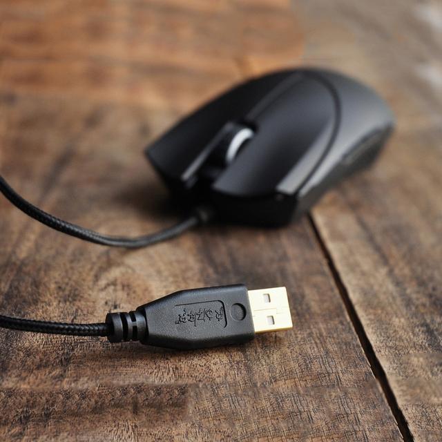 Dây chuột bọc dù Razer