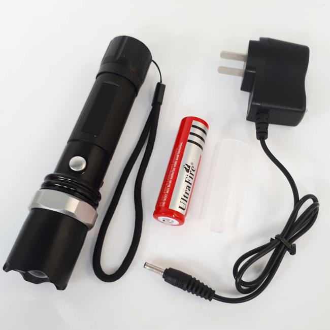 [HCM]Đèn pin Led Cree Q5 siêu sáng  đèn pin đèn pin siêu sáng  đèn pin flash  đèn pin led đa năng tiện dụng (tặng pin và bộ sạc)
