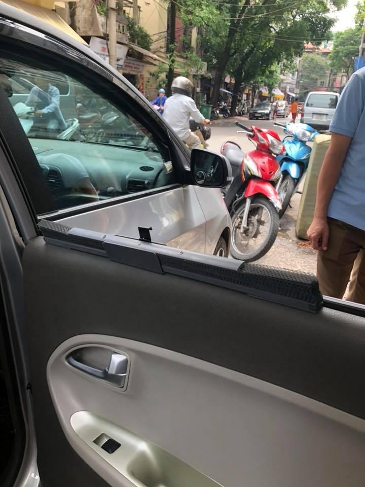 [Hỗ trợ lắp đặt khách Hà Nội] Rèm che nắng thông minh trên ô tô