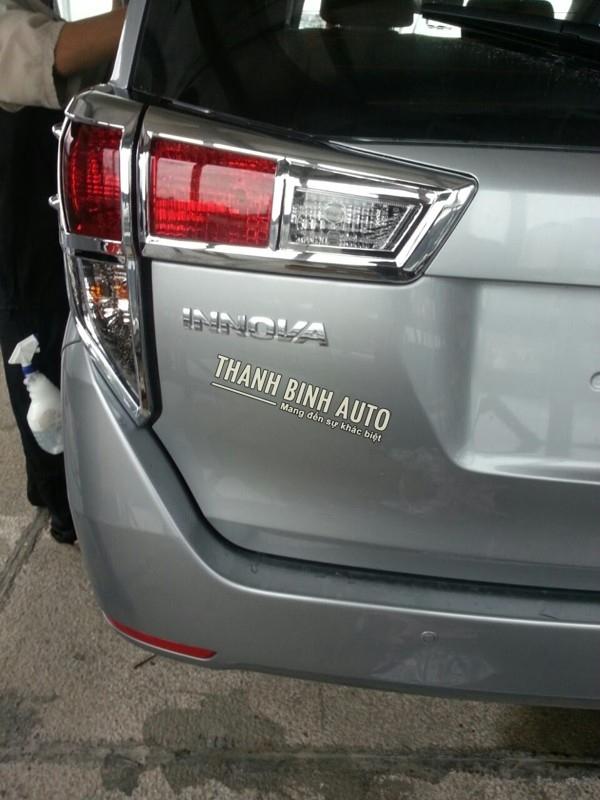 Viền đèn hậu xe Innova 2016 - tặng keo dán