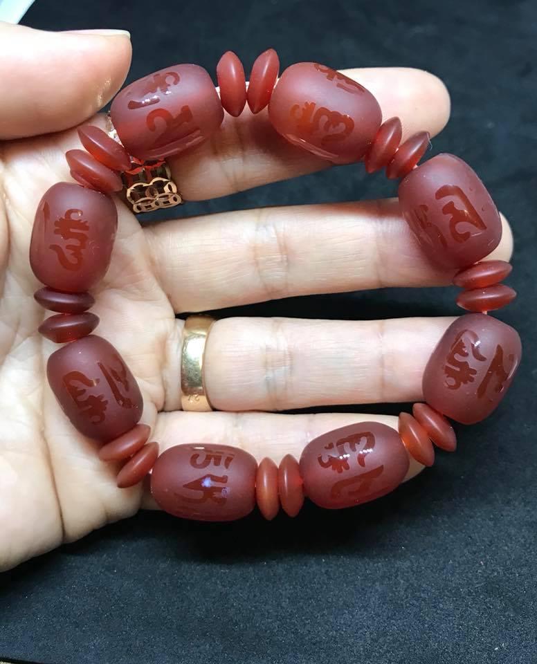[HCM]VÒNG TAY ĐÁ MÃ NÃO ĐỎ NHÁM