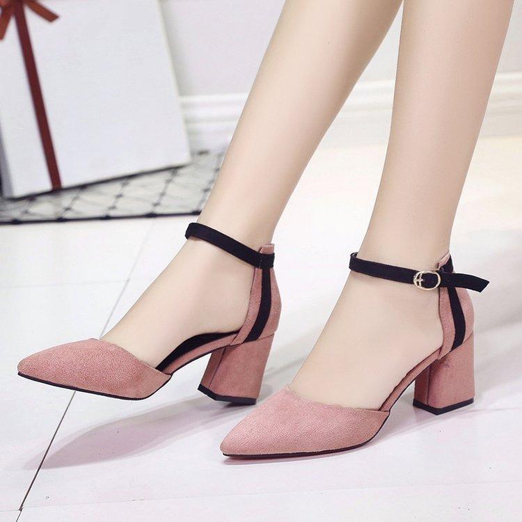 giày cao gót bít mũi nhung viền 7p