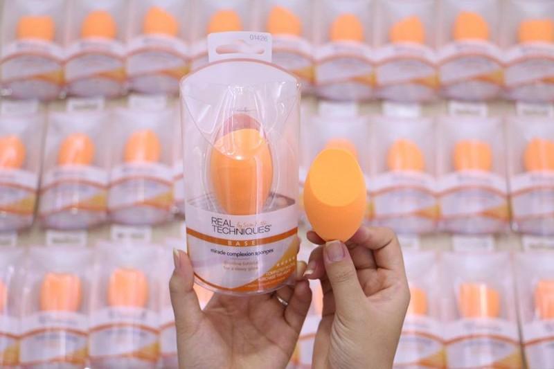 Mút tán kem nền real techniques miracle complexion sponge