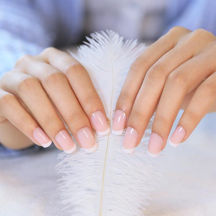 Bộ 24 móng tay giả viền trắng thời trang Pháp (kèm keo)