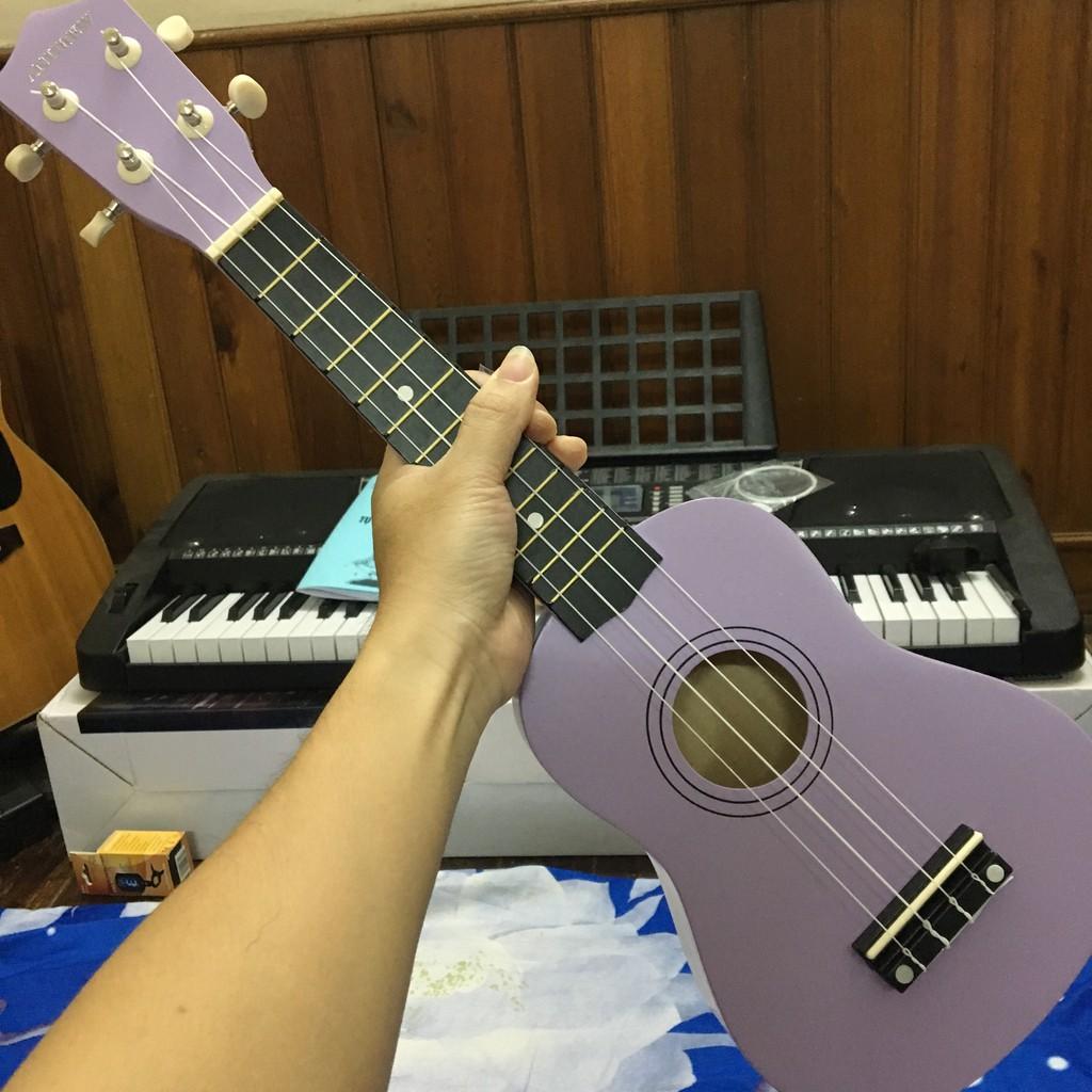 ĐÀN UKULELE SOPRANO ANDREW TÍM NHẠT ( TẶNG KÈM PHỤ KIỆN )