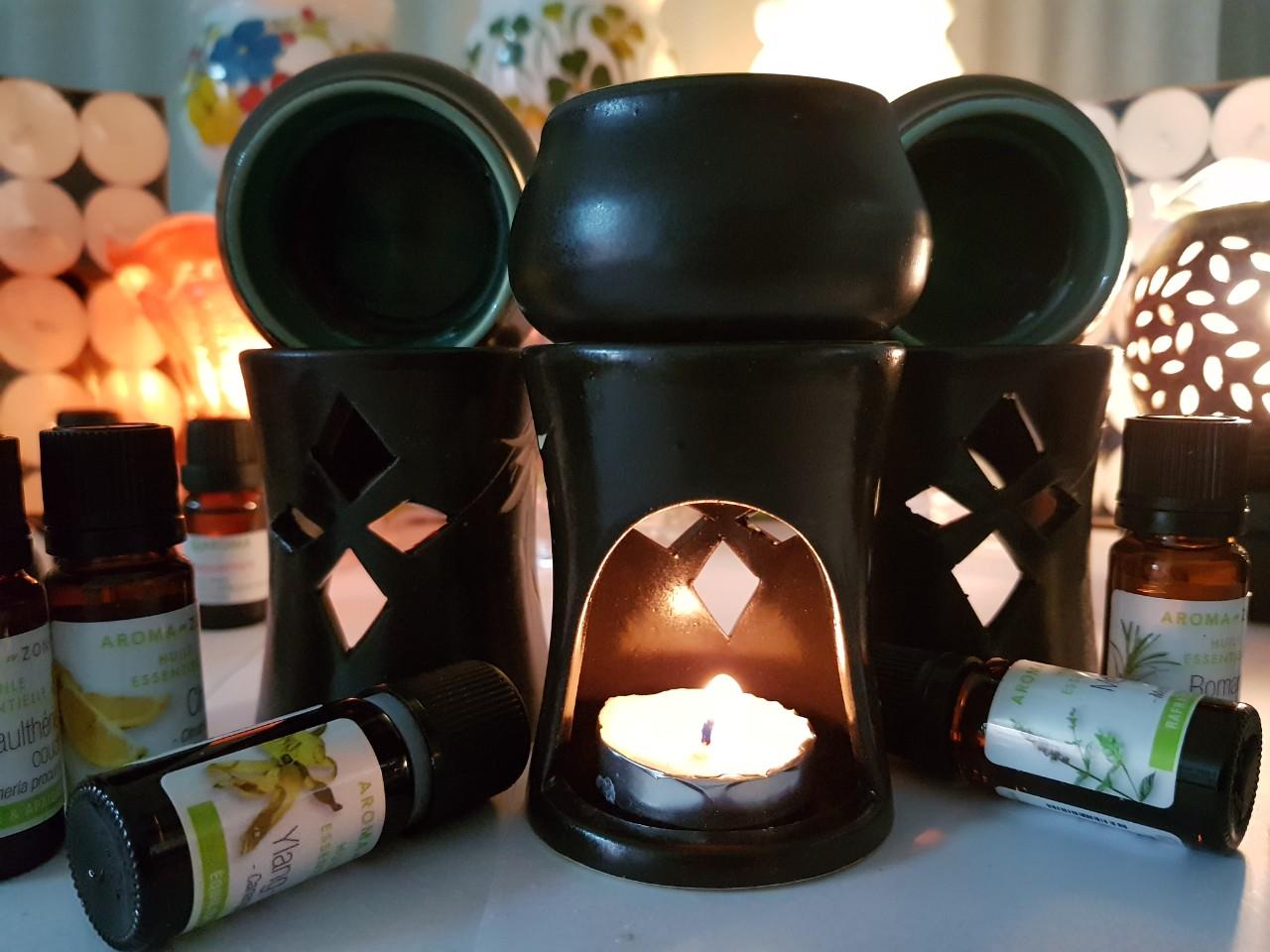 [HCM]ĐẾ ĐỐT TINH DẦU BẰNG NẾN (HÌNH VUÔNG)