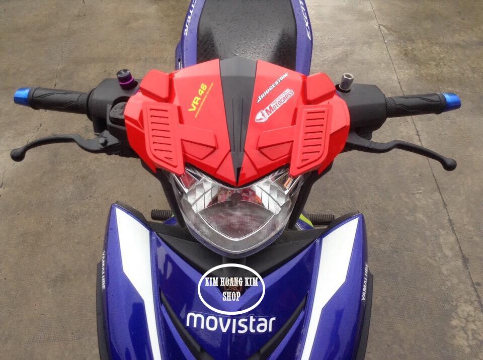 Mão siêu nhân VR-46 dành cho Exciter 150 (màu đỏ) ốp đầu đèn