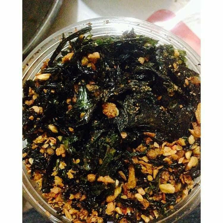 ( GIÁ SỈ ) SỈ 5 HỦ Rong biển cháy tỏi ăn là ghiền( 70g/ hủ) ngon, rẻ, chất lượng, ăn vặt, ăn liền, nhà làm, tết, mứt, nguyên liệu, làm bánh, nấu ăn, vào bếp, sấy khô, rong nho,ăn là ghiền, nhà làm, dạo, mứt, combo, hot