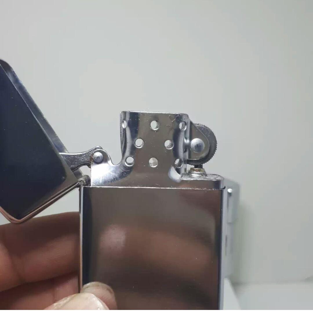 Bật lửa zippo trơn bóng cực sang