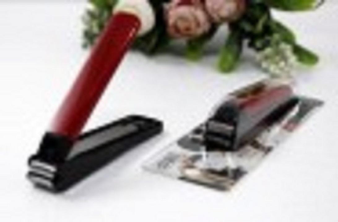 Bấm móng tay cỡ đại hình cô gái Nhật KAI