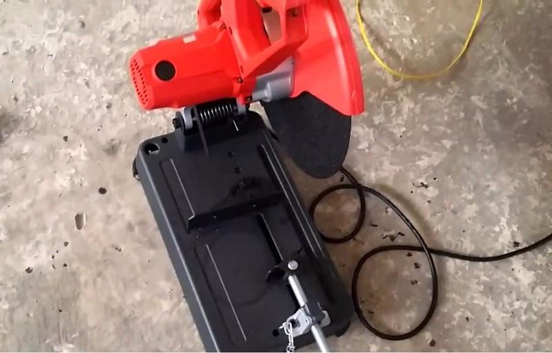 Máy cắt sắt MT240