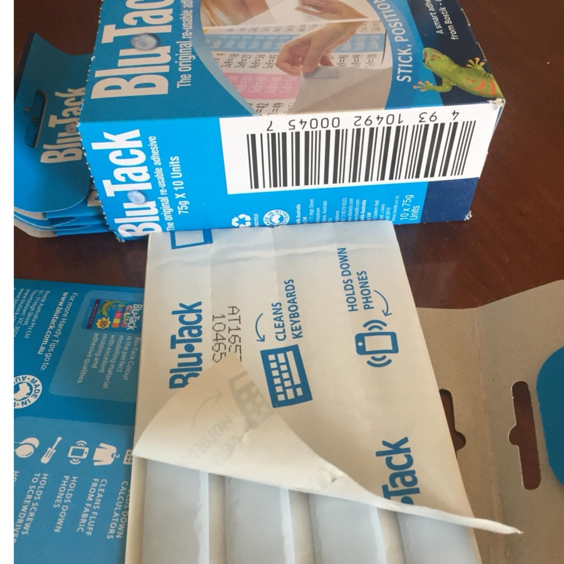 Combo 2 vỉ đất sét dính blu tack, Blu tack của Bostik 75 gr