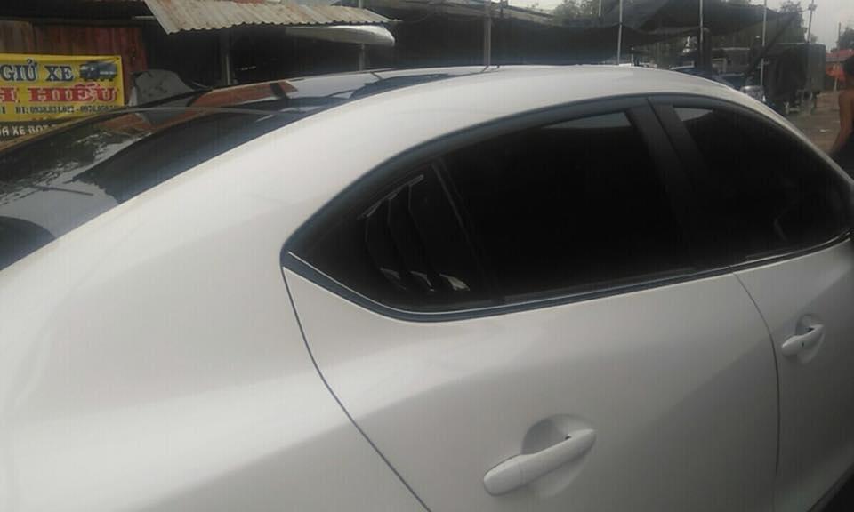 Cánh gió - ốp mang cá dành cho xe Mazda 3