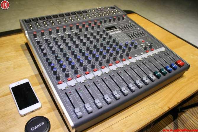 Bàn Mixer DYNACORD D1000
