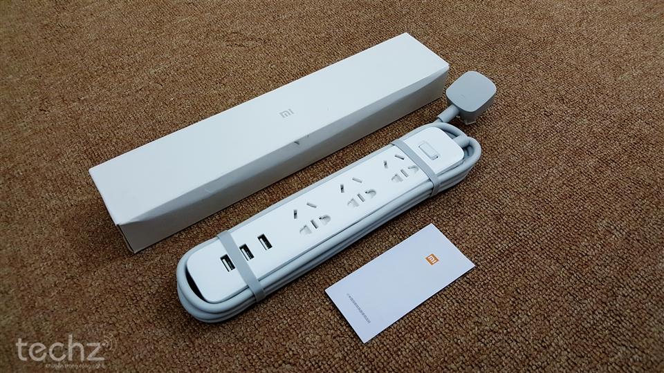 Ổ cắm điện thông minh Xiaomi Mi Power Strips có 3 cổng USB( Trắng/Đen)